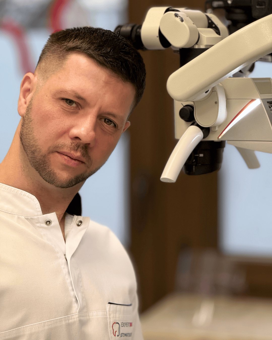 dr n. med. Adam Wróbel, portret